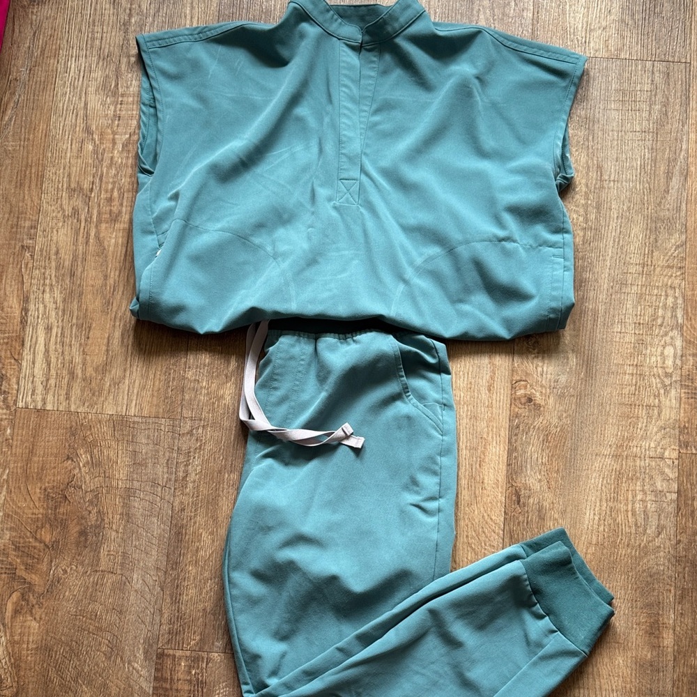 Figs Aqua Technical Collection Top